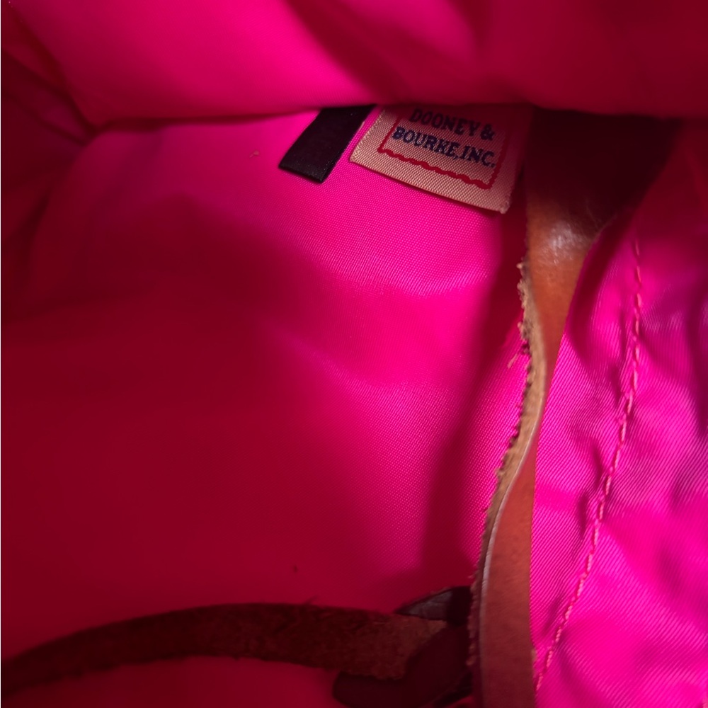 Dooney & Burke nylon mustard shoulder bag - Picture 5 of 7